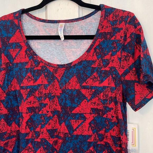 Lularoe Classic Tee M NWT - Picture 2 of 5